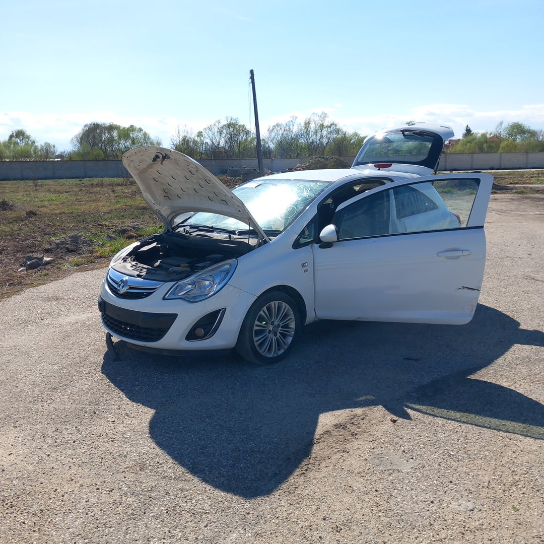Opel Corsa D 1,4 Facelift A14XER white 3-doors 2011 / S0720 снимки