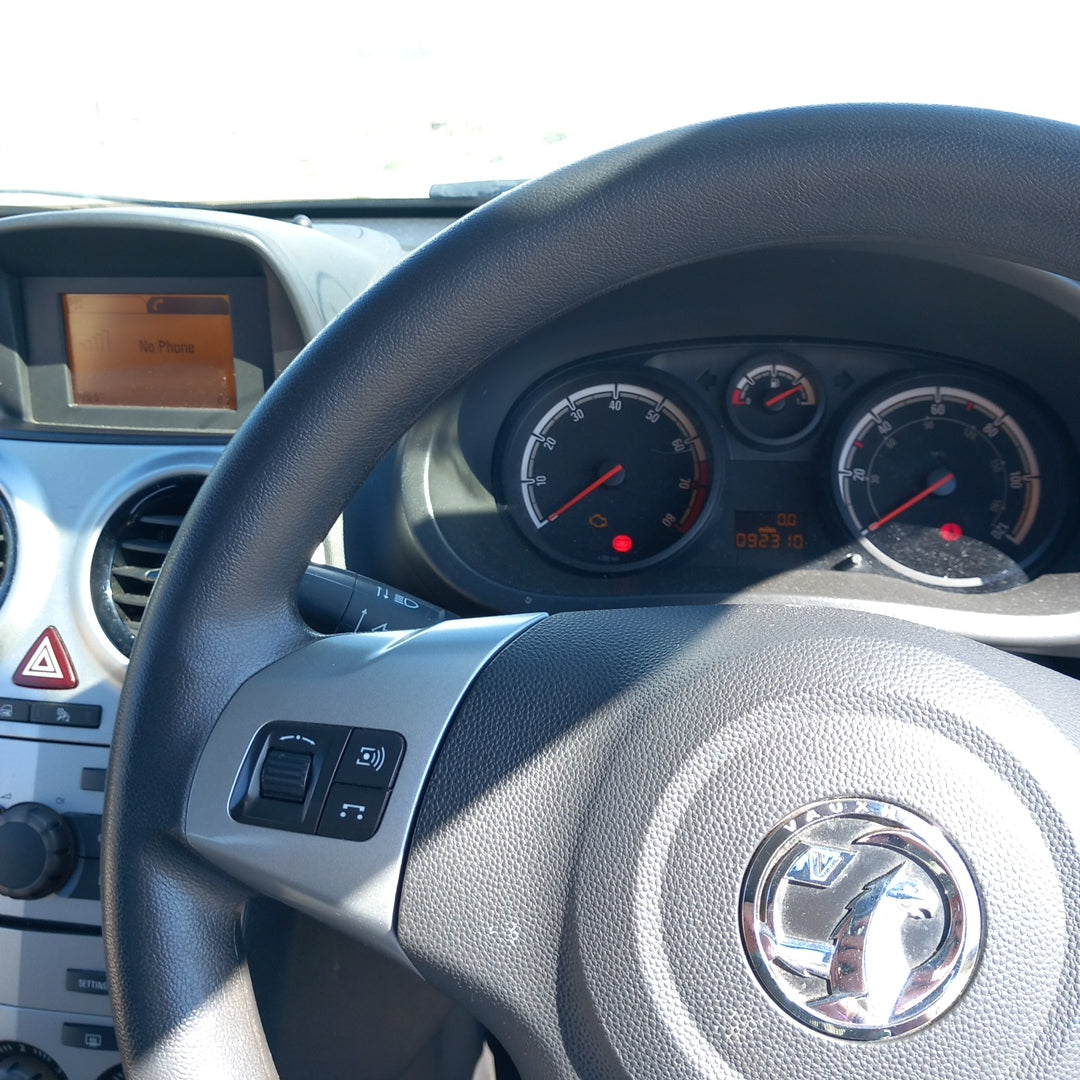 Opel Corsa D 1,4 Facelift A14XER white 3-doors 2011 / S0720 снимки