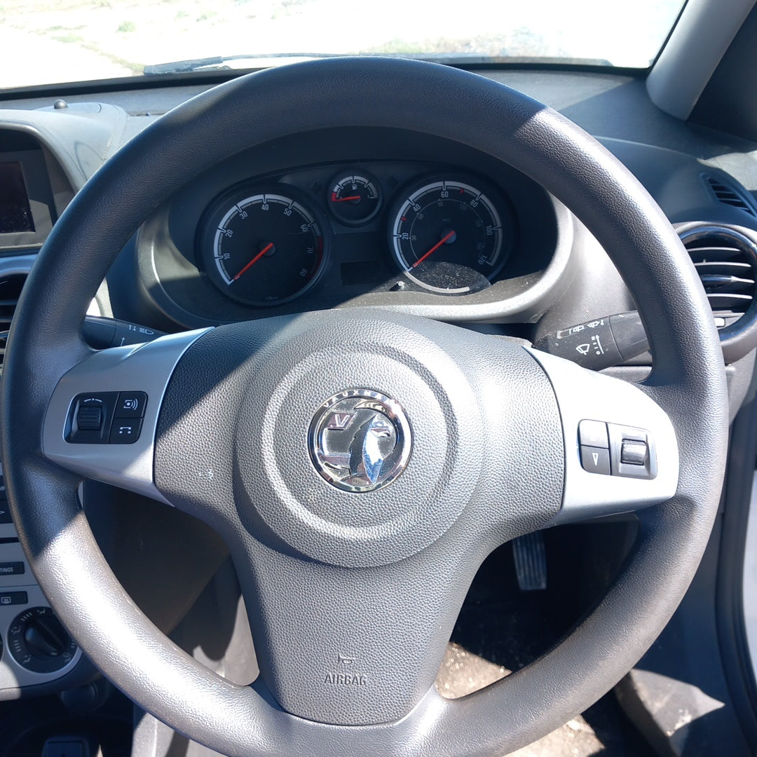 Opel Corsa D 1,4 Facelift A14XER white 3-doors 2011 / S0720 снимки