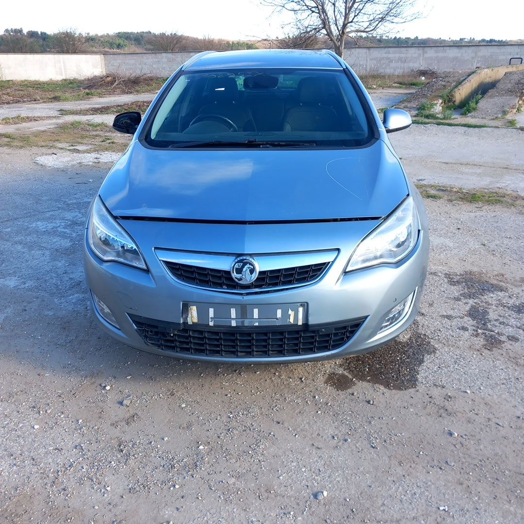 Opel Astra J 2,0 CDTI Sports Tourer Silver 2011 / P1012 снимки