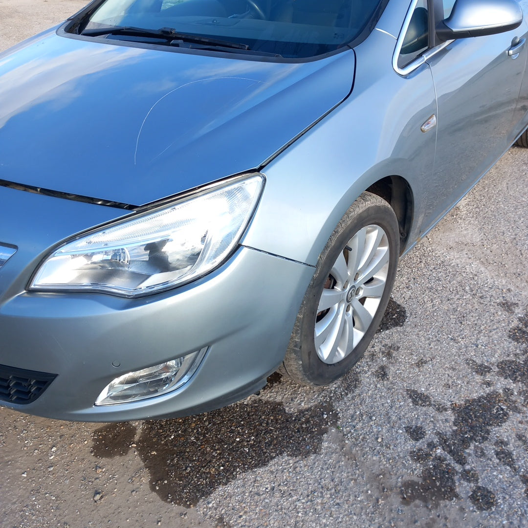 Opel Astra J 2,0 CDTI Sports Tourer Silver 2011 / P1012 снимки