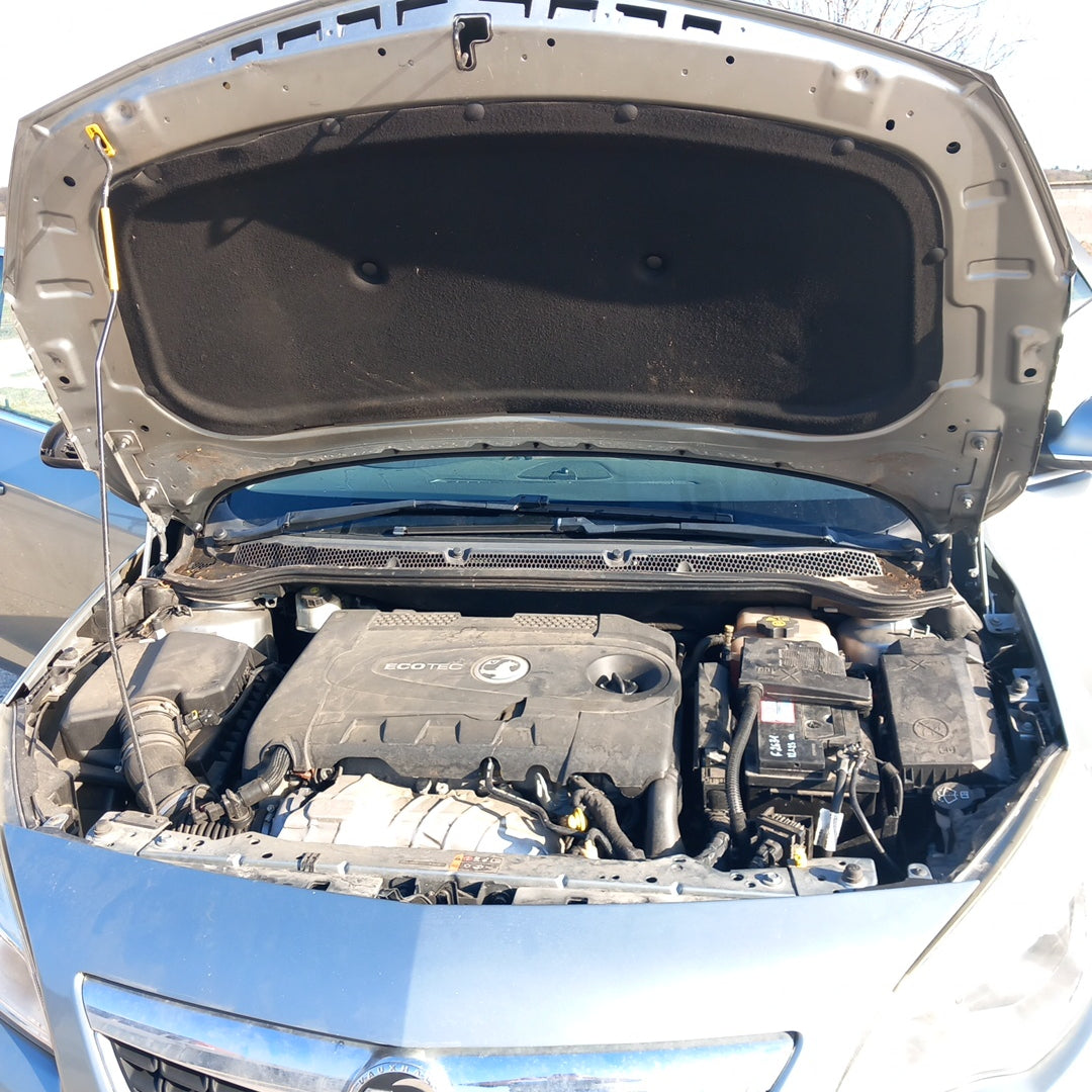 Opel Astra J 2,0 CDTI Sports Tourer Silver 2011 / P1012 снимки