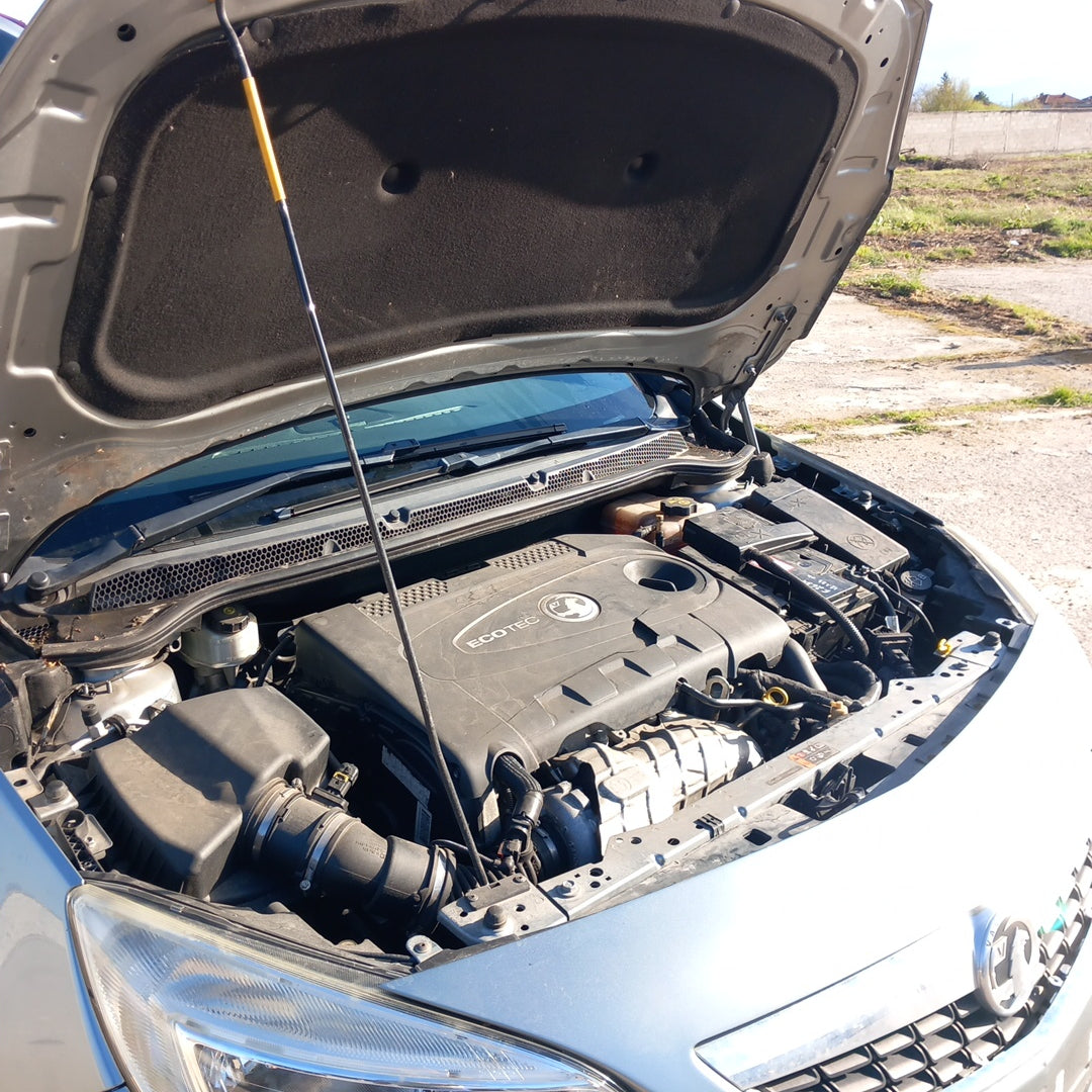Opel Astra J 2,0 CDTI Sports Tourer Silver 2011 / P1012 снимки