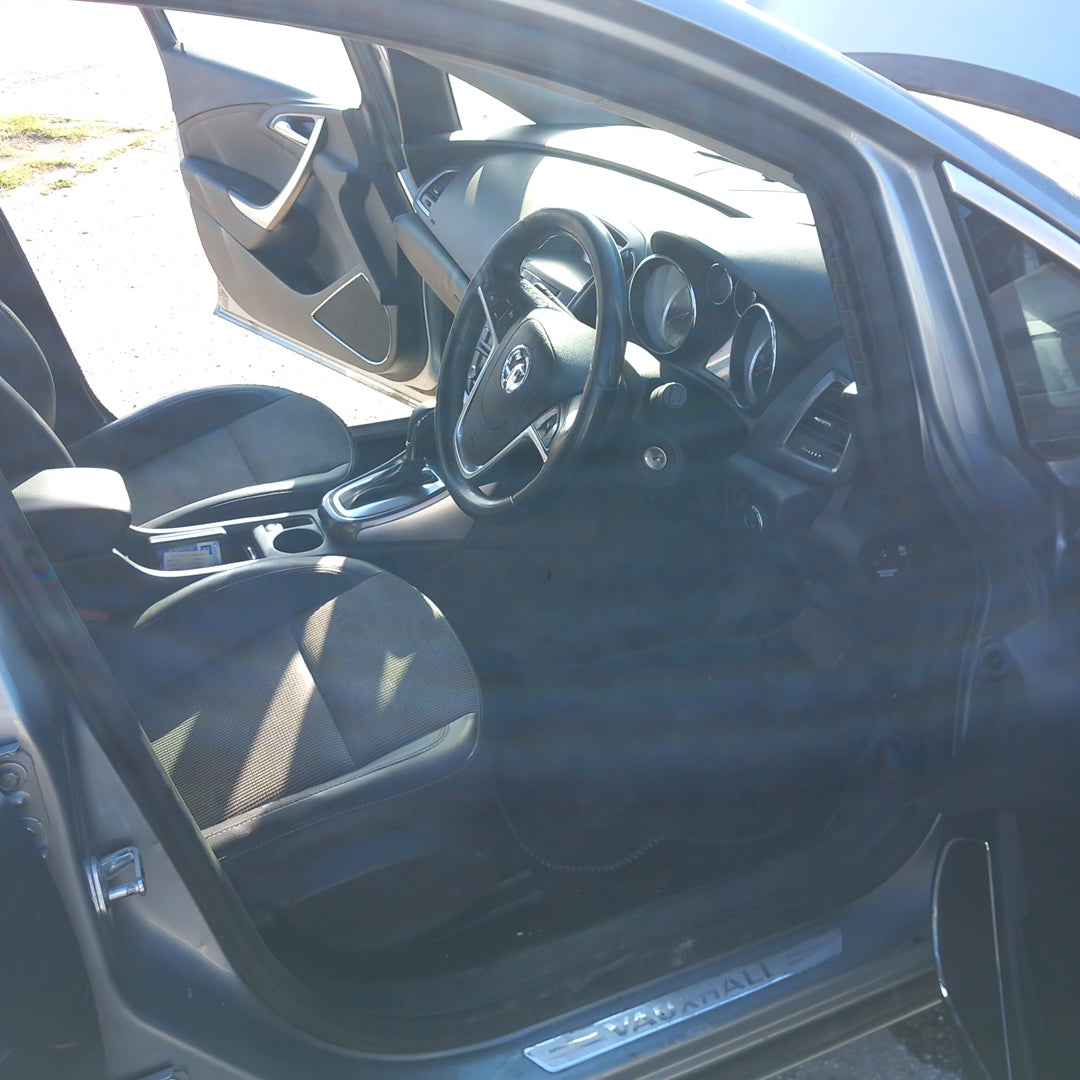 Opel Astra J 2,0 CDTI Sports Tourer Silver 2011 / P1012 снимки