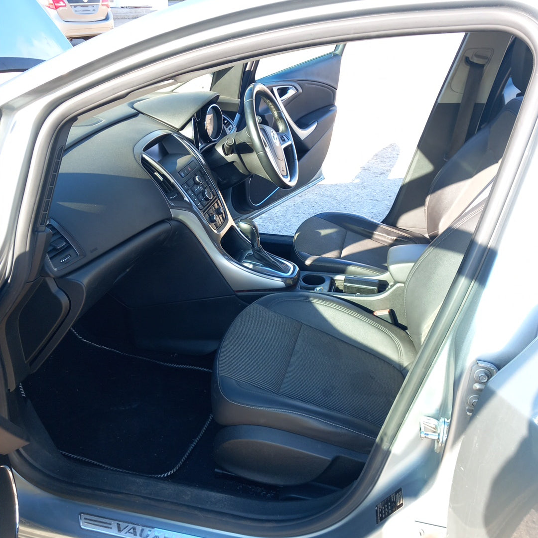 Opel Astra J 2,0 CDTI Sports Tourer Silver 2011 / P1012 снимки