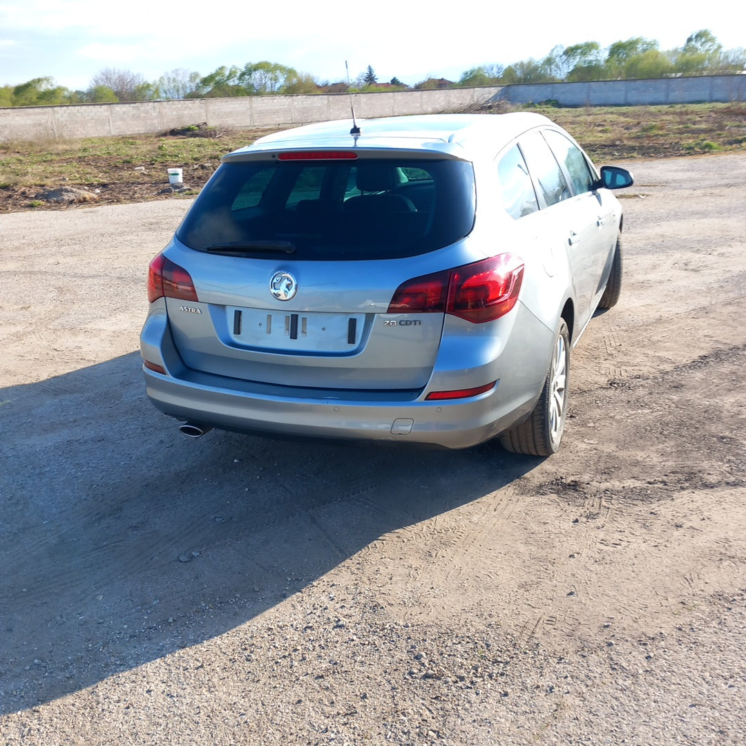 Opel Astra J 2,0 CDTI Sports Tourer Silver 2011 / P1012 снимки