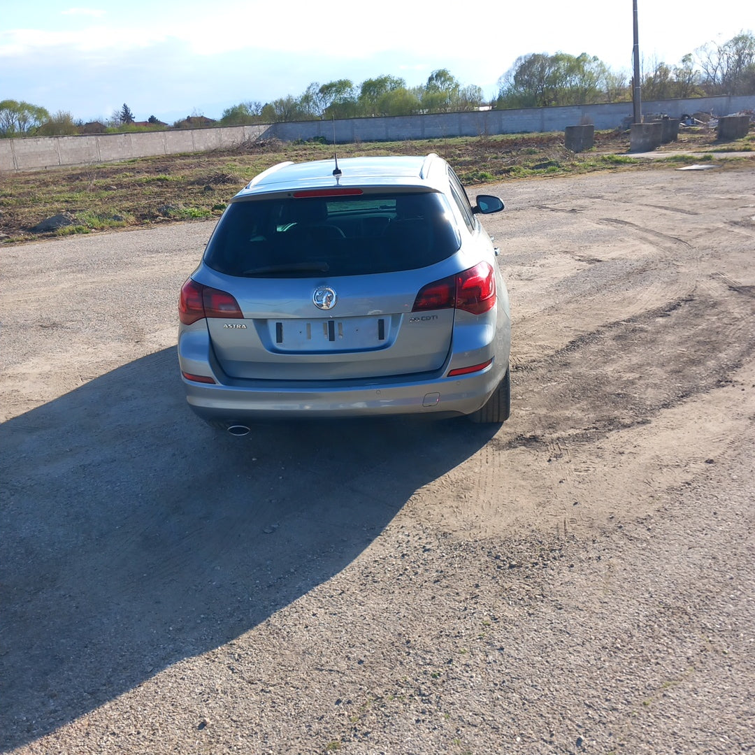Opel Astra J 2,0 CDTI Sports Tourer Silver 2011 / P1012 снимки