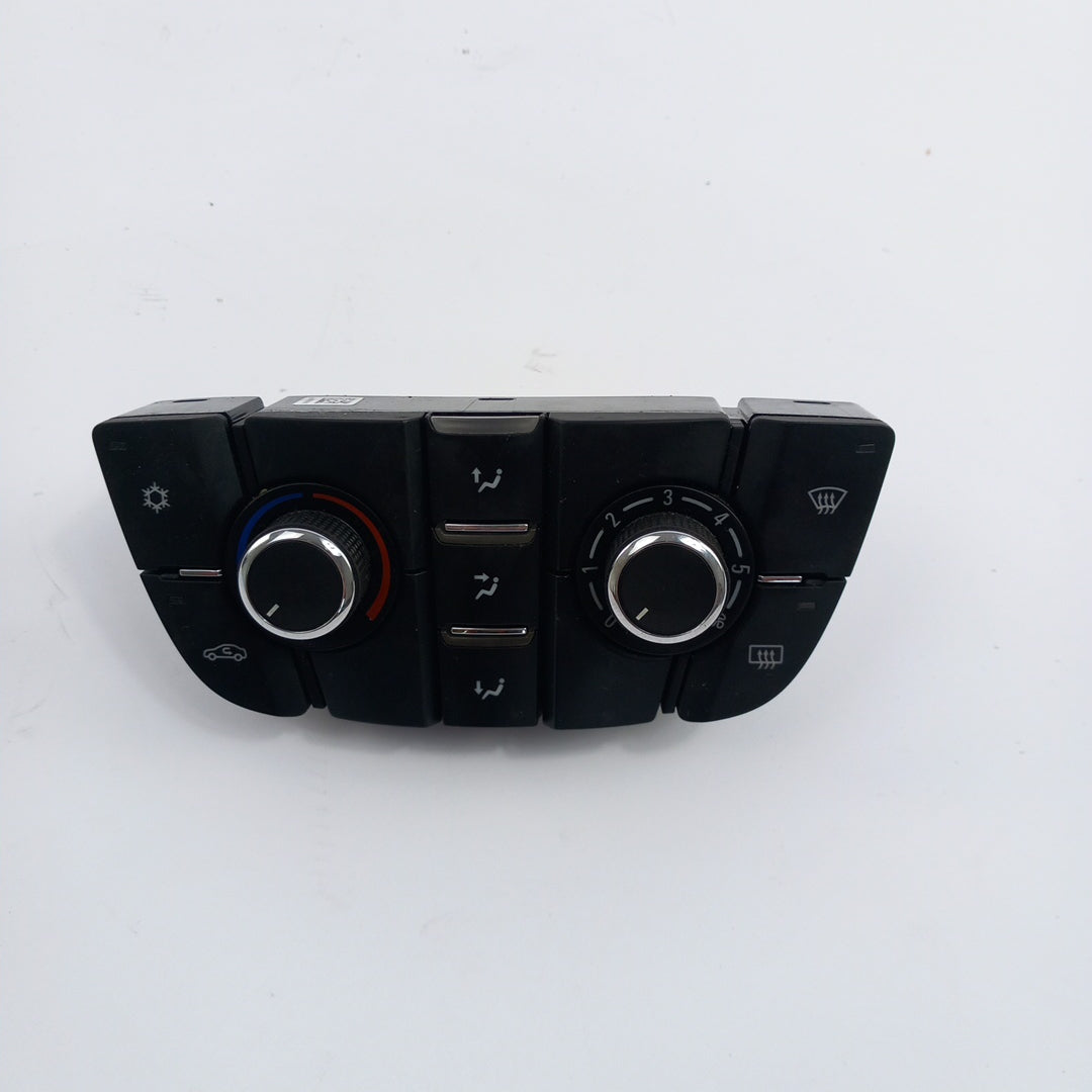 Управление за климатик Opel Meriva B