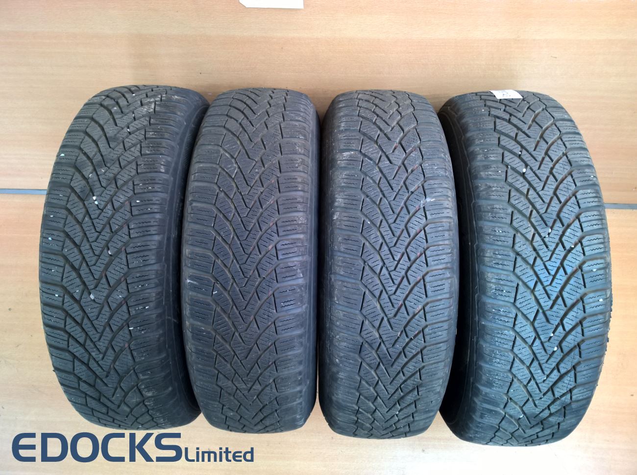 Комплект 4х зимни гуми 14" цола 185/70 R14 88T стоманени джанти ET39 Adam Corsa D Opel