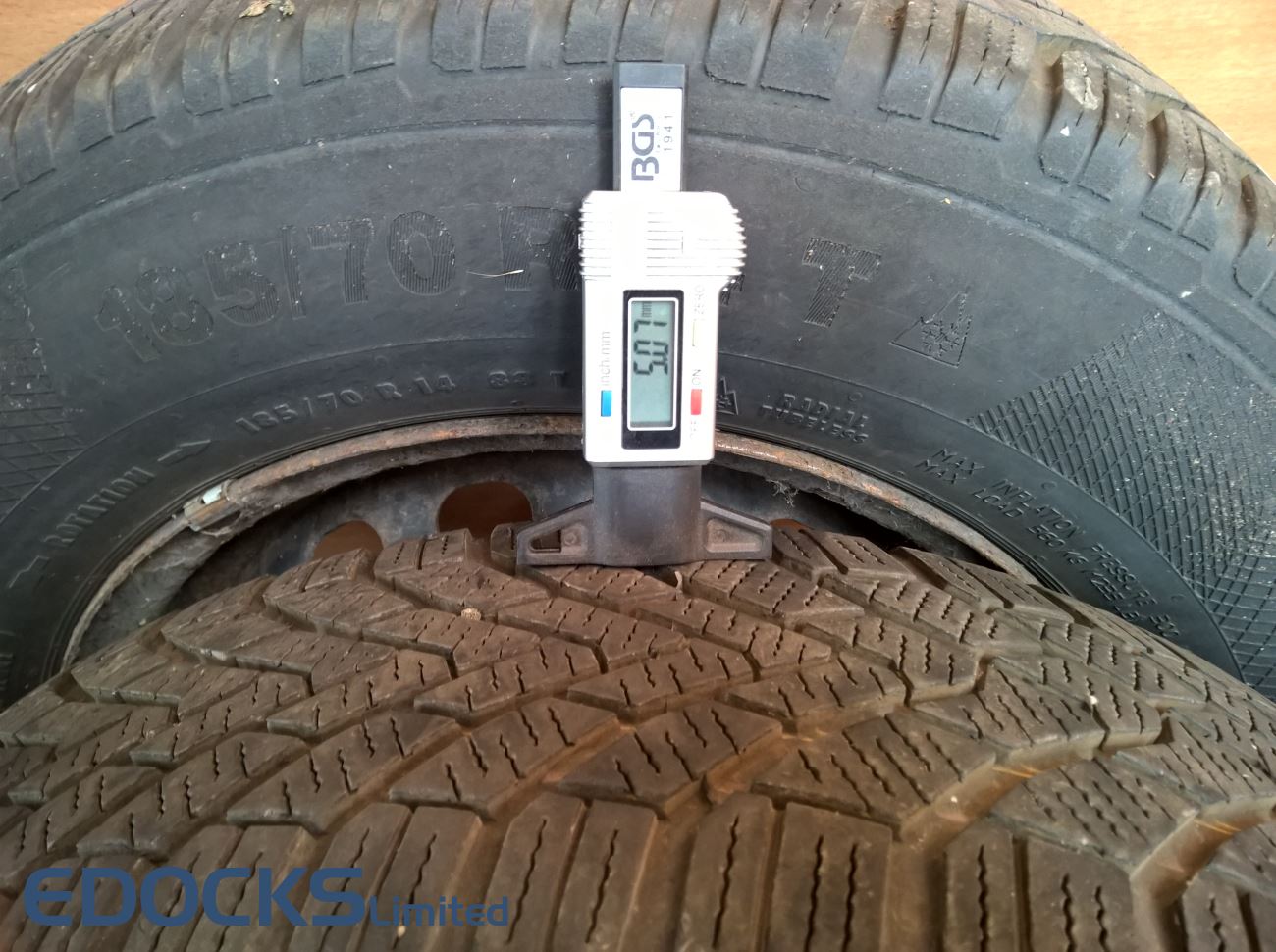 Комплект 4х зимни гуми 14" цола 185/70 R14 88T стоманени джанти ET39 Adam Corsa D Opel