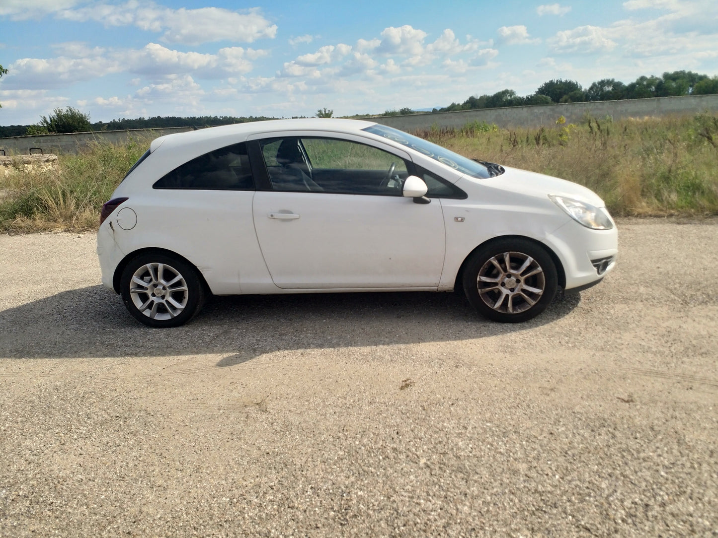 Opel Corsa D 1,2 white Z12XEP 3-door 2009 / S0719 снимки