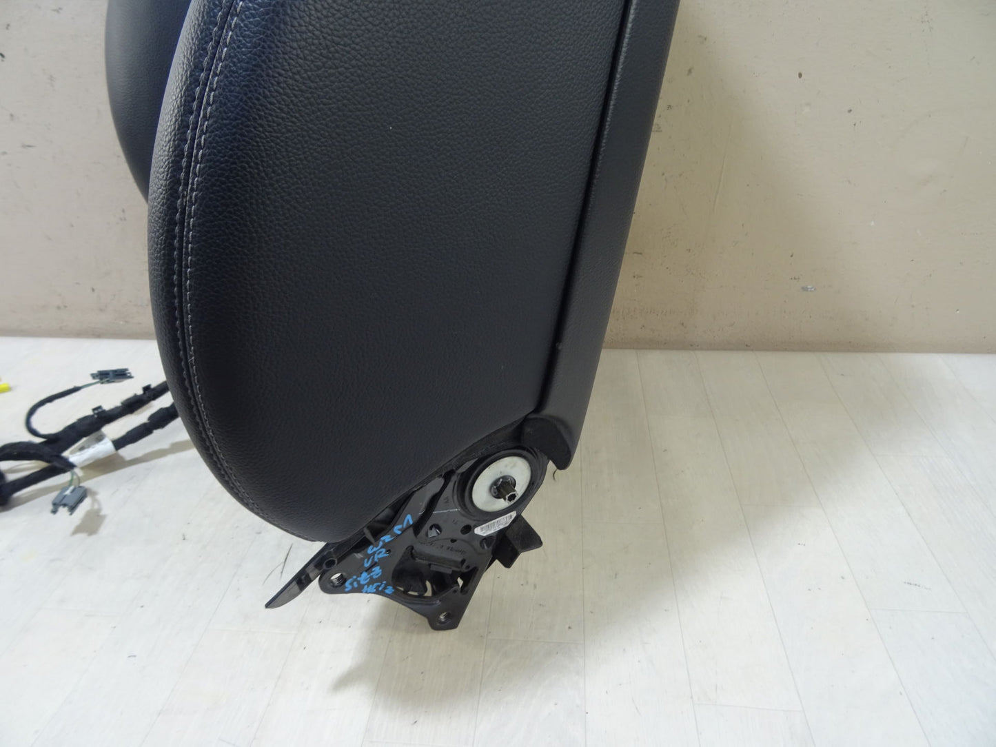 Облегалка на седалката алкантара предна пасажерска седалка с отопление предна дясна Mercedes W251