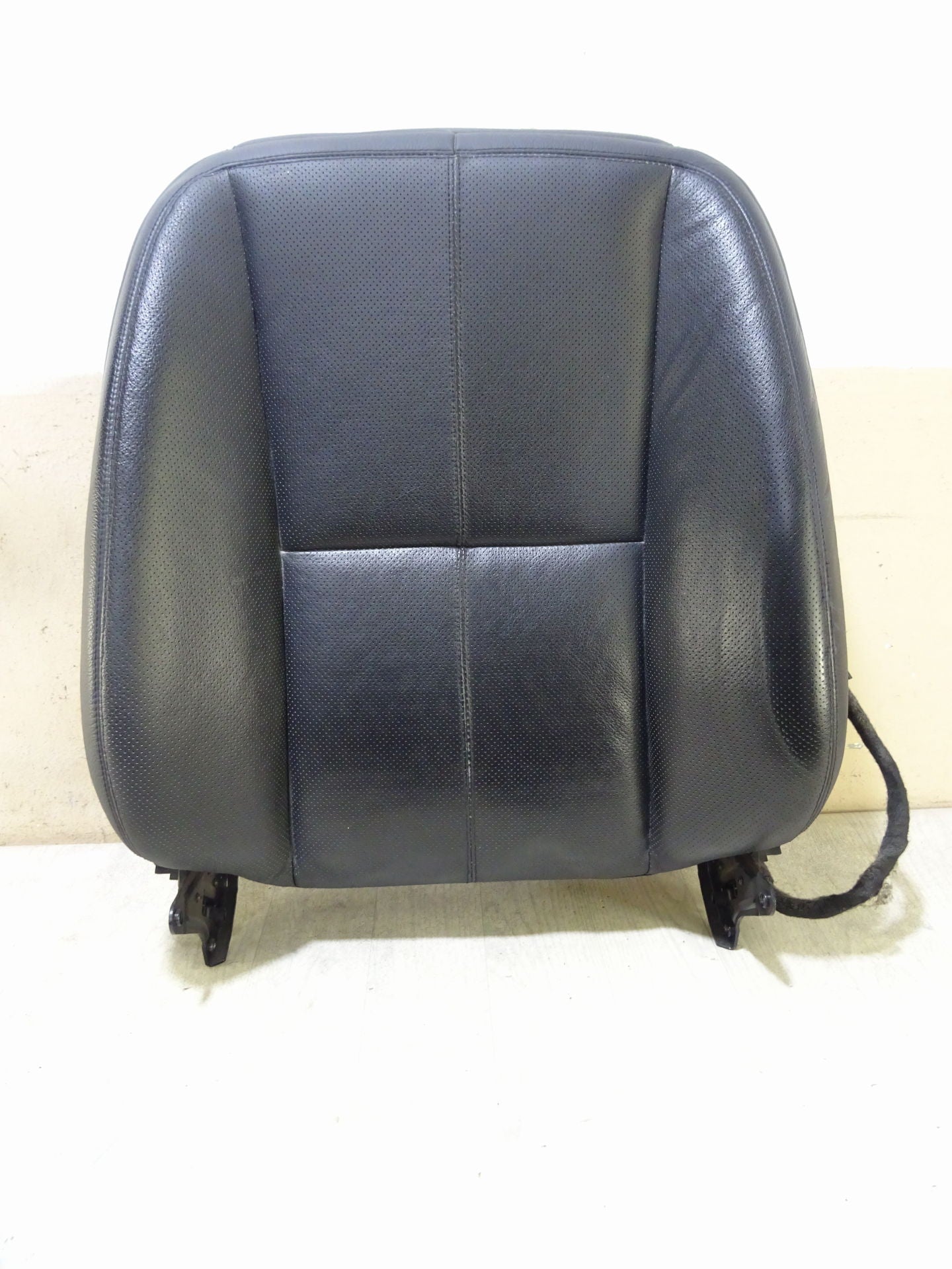 Облегалка седалка вентилация мемори кожа черна предна лява Mercedes W221