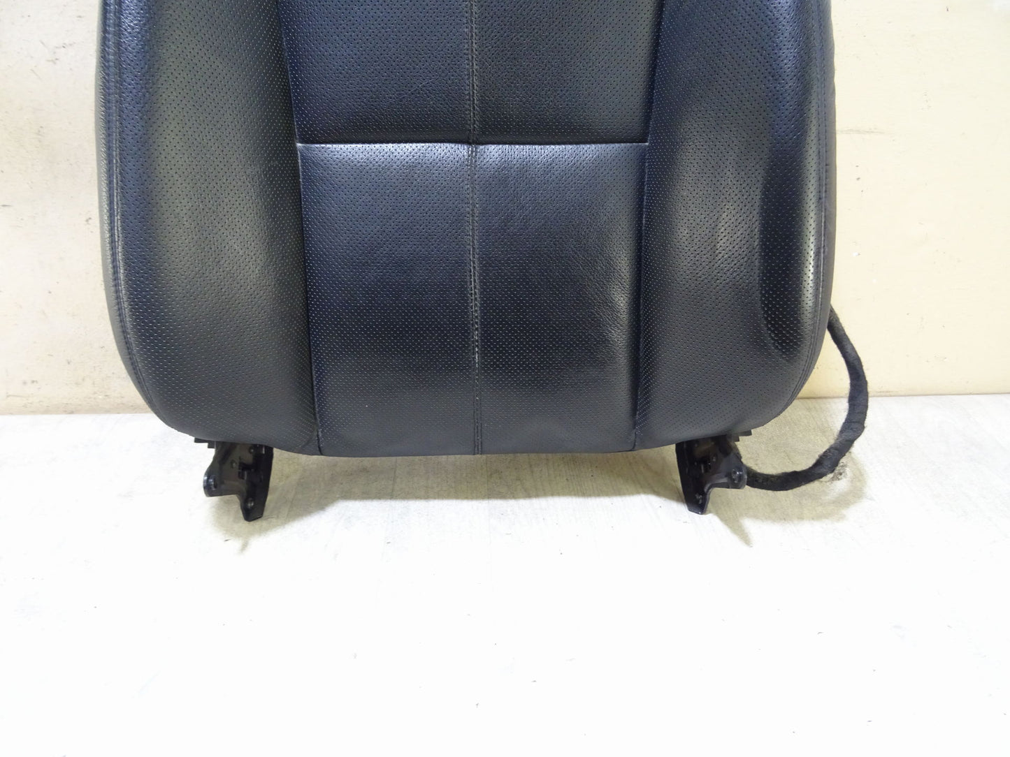 Облегалка седалка вентилация мемори кожа черна предна лява Mercedes W221