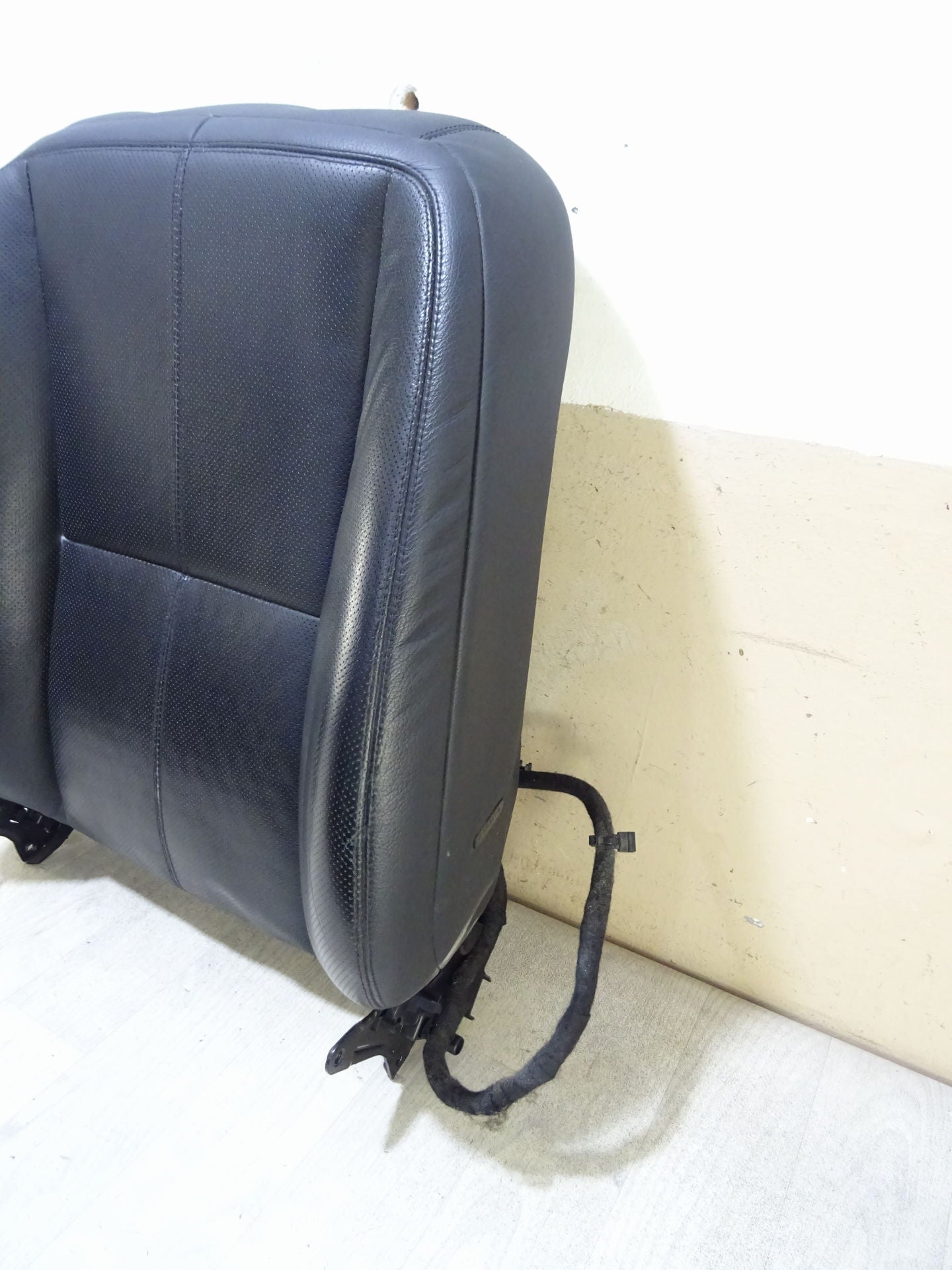 Облегалка седалка вентилация мемори кожа черна предна лява Mercedes W221