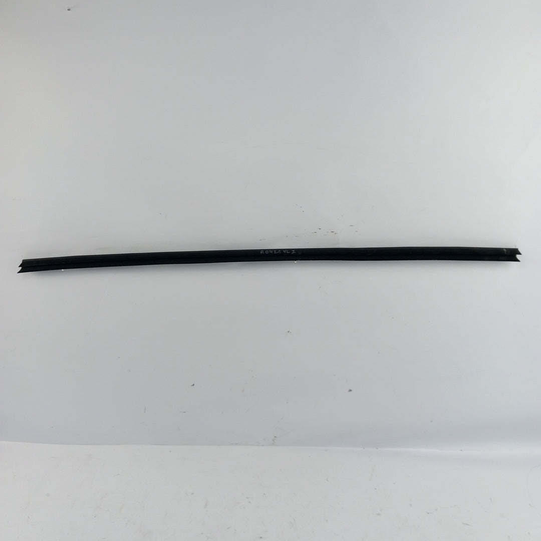 Уплътнение стъкло предна лява врата вътрешна страна Opel Astra H 1,8 GTC 3 врати хечбек