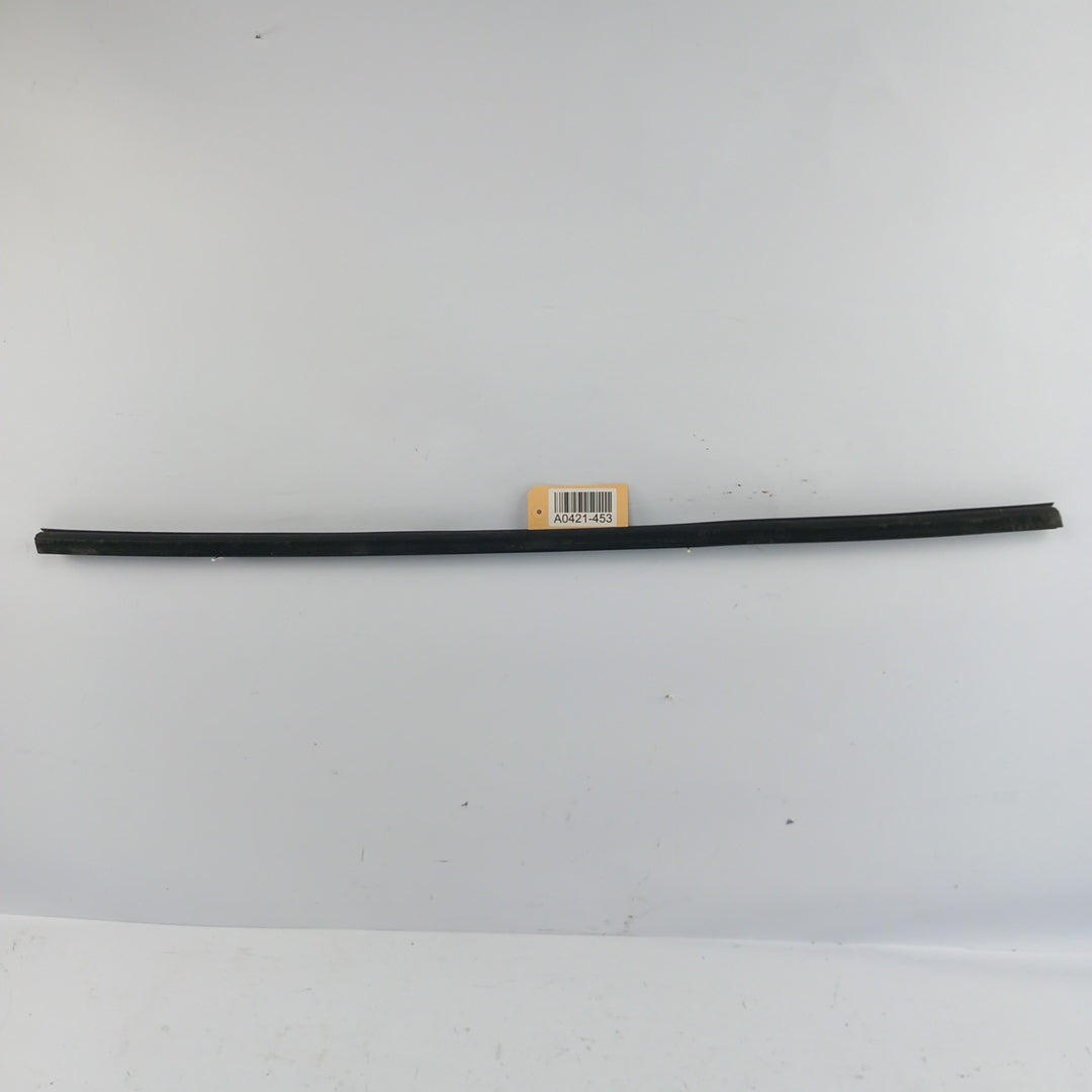 Уплътнение стъкло предна лява врата вътрешна страна Opel Astra H 1,8 GTC 3 врати хечбек