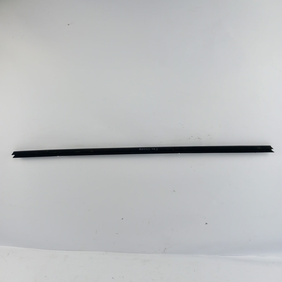 Уплътнение стъкло предна дясна врата вътрешна страна Opel Astra H 1,8 GTC 3 врати хечбек