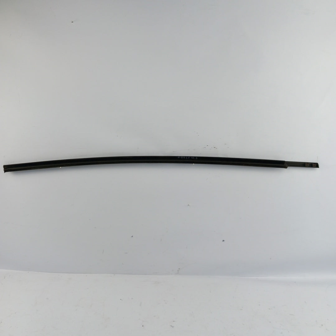 Уплътнение лайсна стъкло предна лява врата външна страна Opel Astra H 1,8 GTC 3 врати хечбек