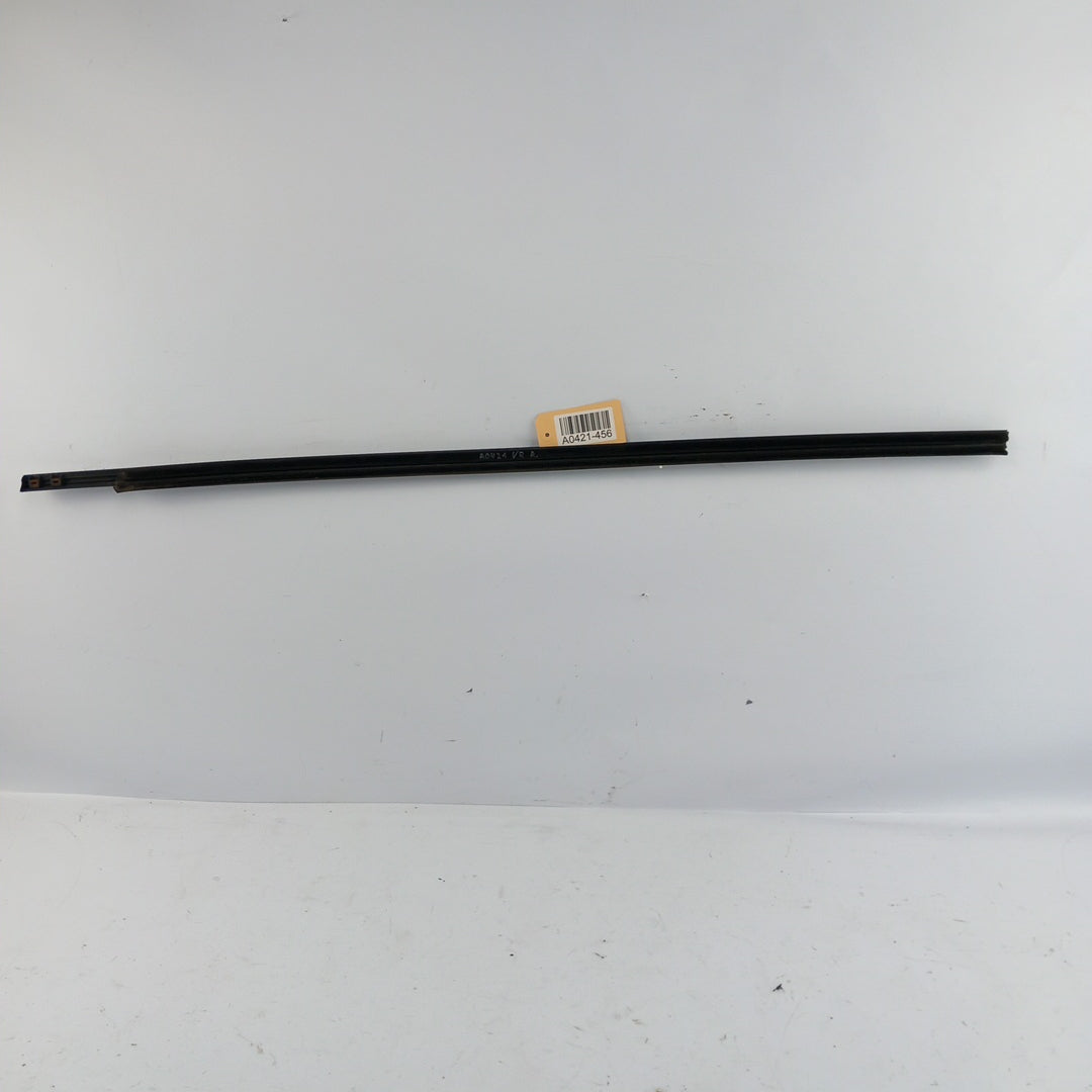 Уплътнение лайсна стъкло предна дясна врата външна страна Opel Astra H 1,8 GTC 3 врати хечбек