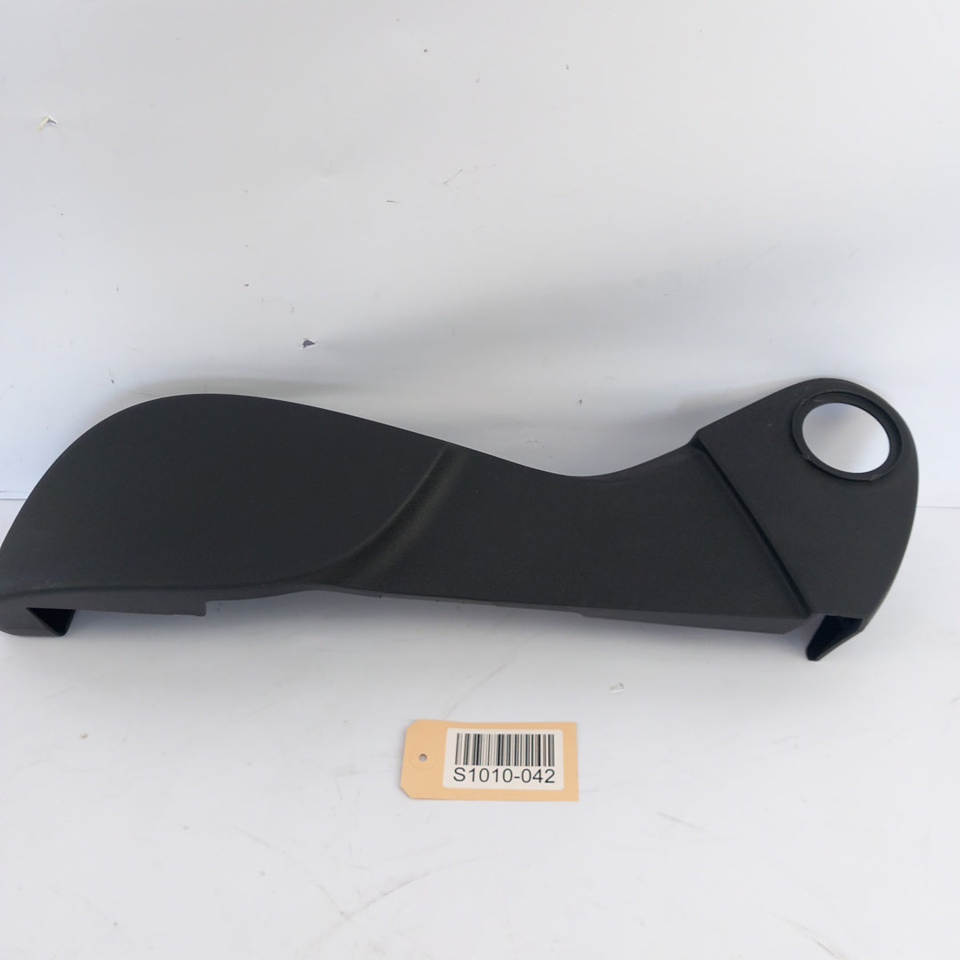 Пластмаса панел черен предна лява седалка Opel Meriva B 1,4 Turbo