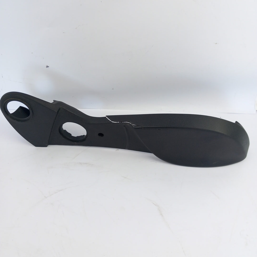 Пластмаса панел черен предна дясна седалка дефектна Opel Meriva B