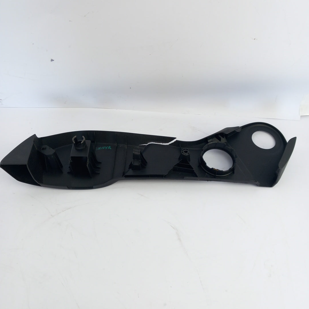 Пластмаса панел черен предна дясна седалка дефектна Opel Meriva B