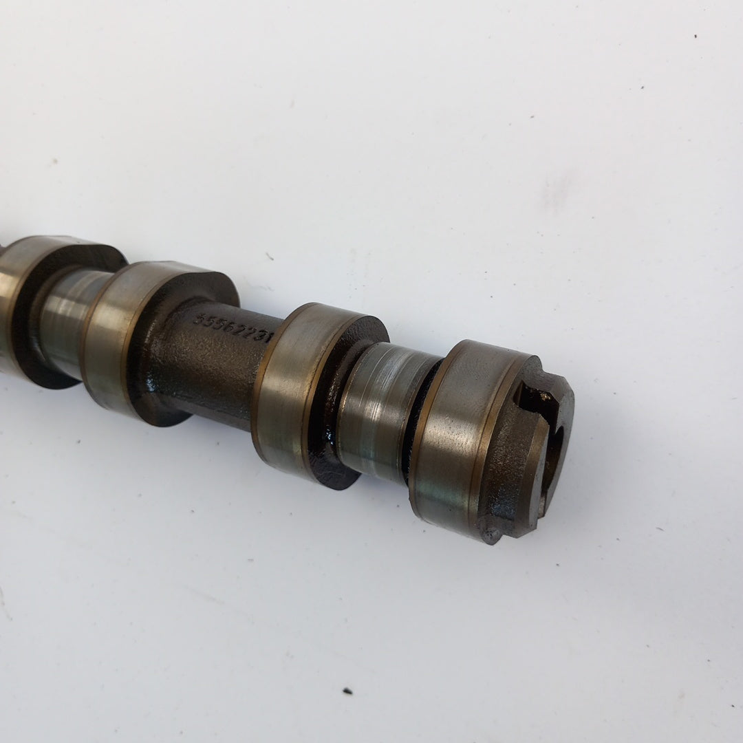 Разпределителен вал всмукателен Opel Corsa D 1,4 A14XER