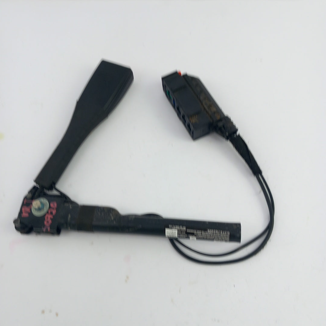 Пиропатрон закопчалка преден десен предпазен колан RHD Opel Corsa D