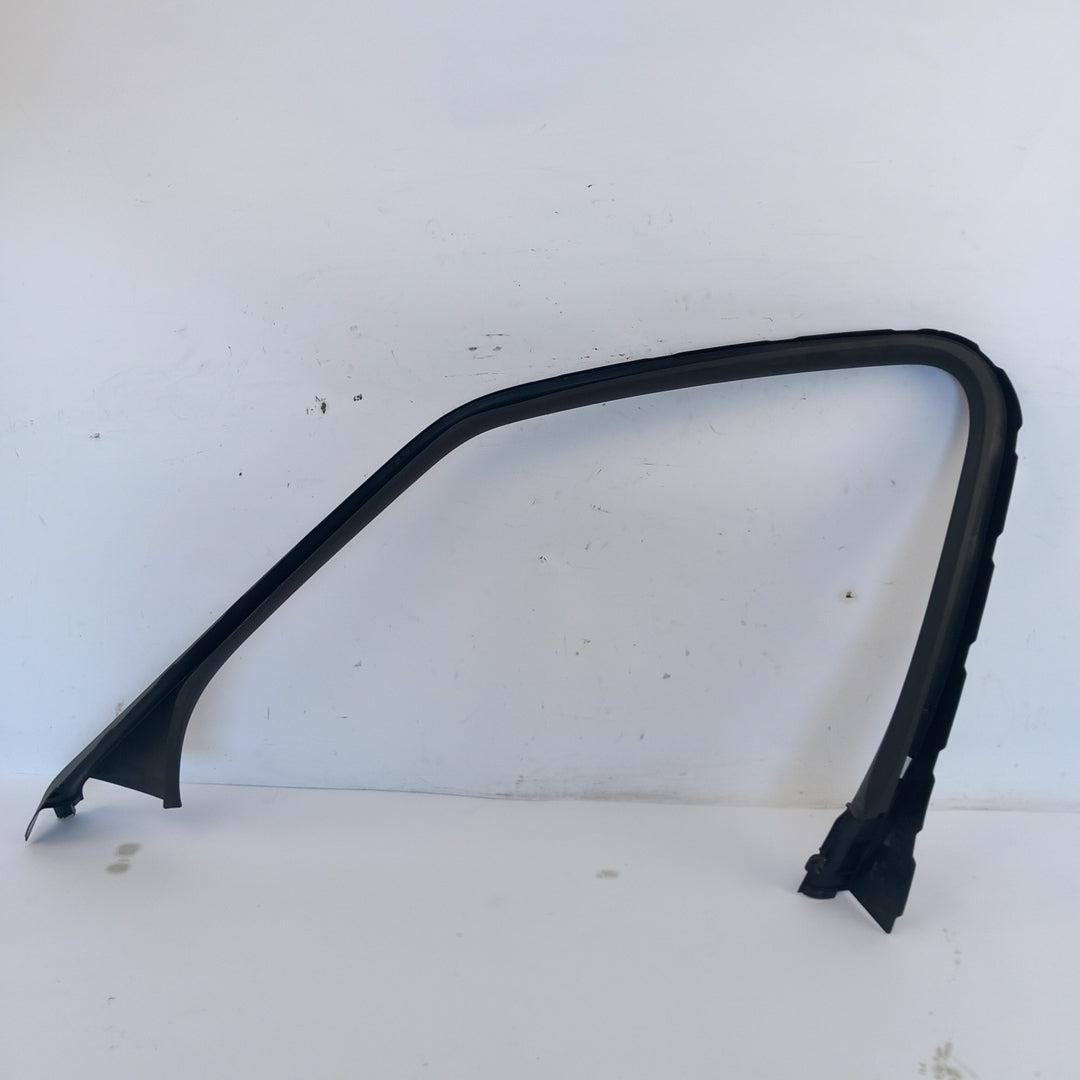 Пластмаса прозорец предна лява врата черна Opel Zafira C Tourer