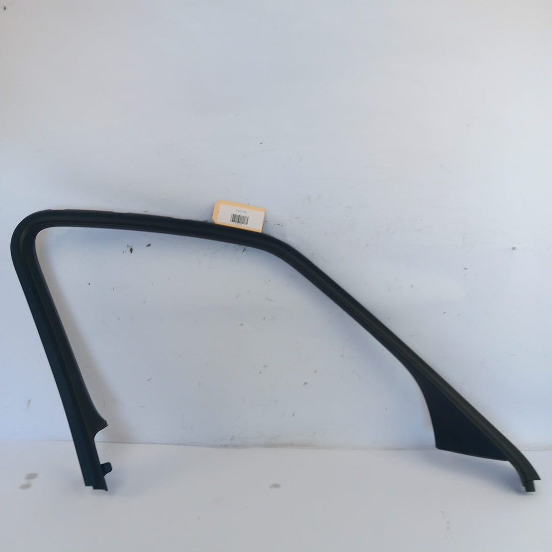 Пластмаса прозорец предна лява врата черна Opel Zafira C Tourer