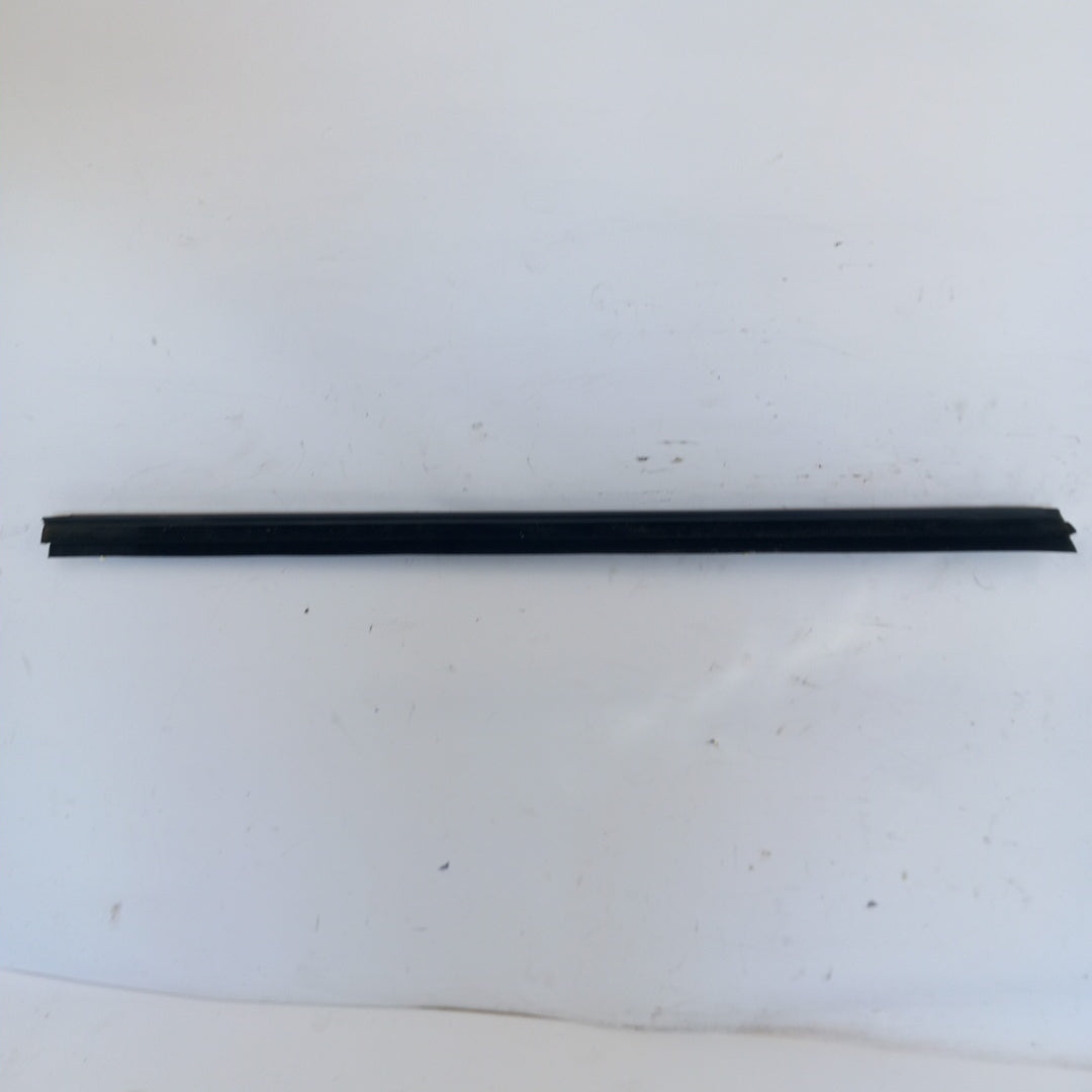 Лайстна стъкло на врата предна лява вътрешна Opel Zafira C Tourer