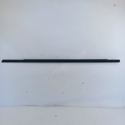 Лайстна стъкло на врата предна лява външна Opel Zafira C Tourer