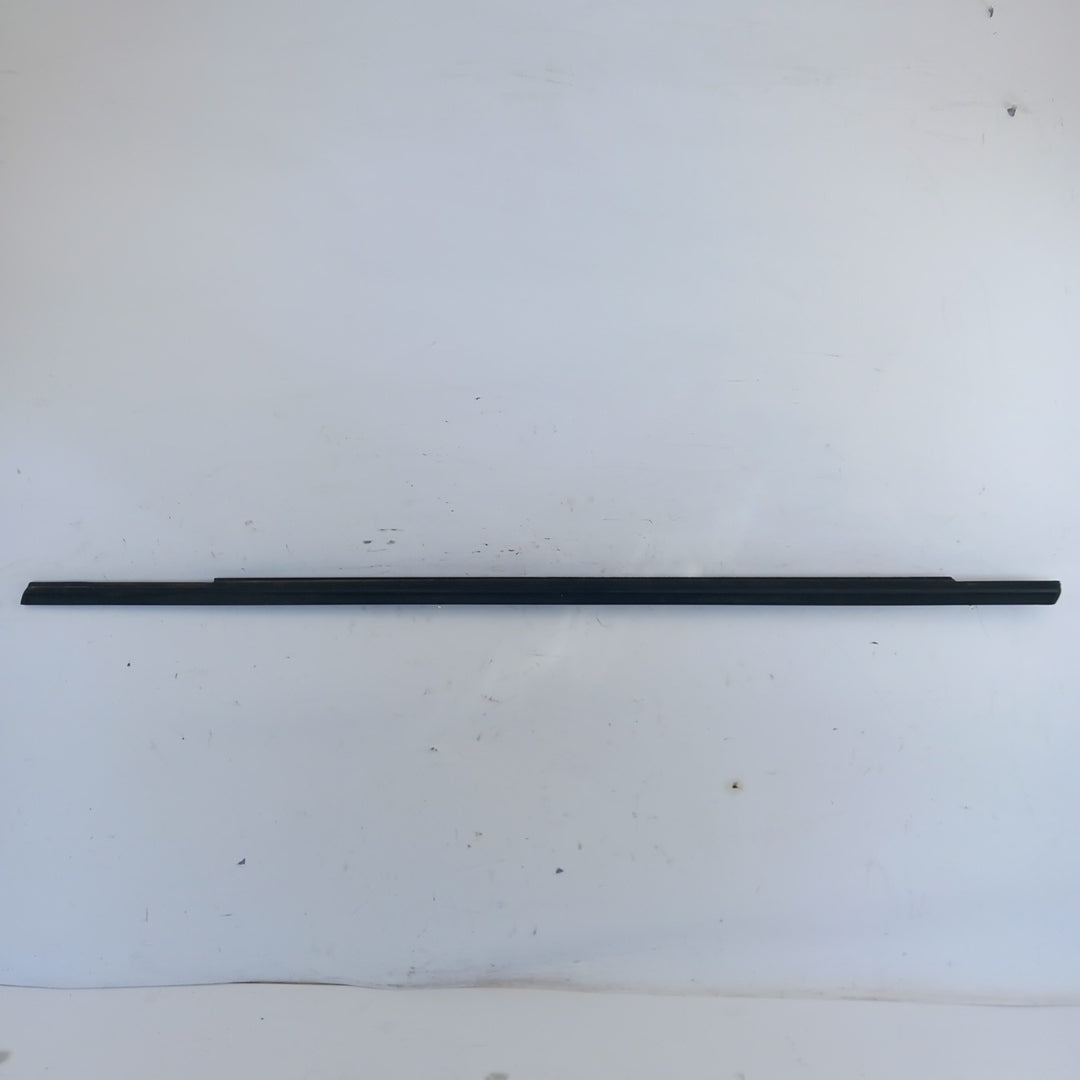 Лайстна стъкло на врата предна лява външна Opel Zafira C Tourer