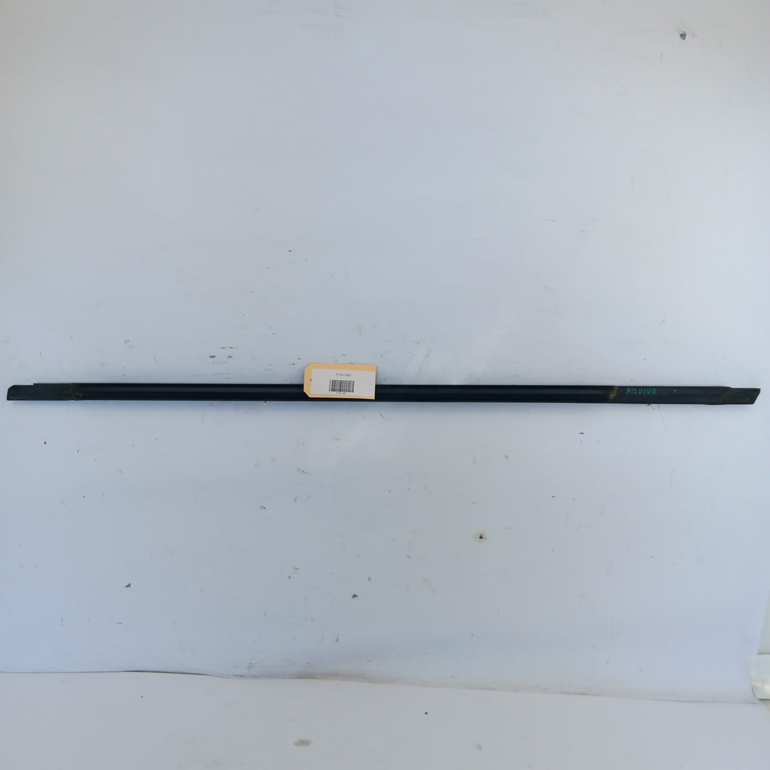 Лайстна стъкло на врата предна дясна външна Opel Zafira C Tourer