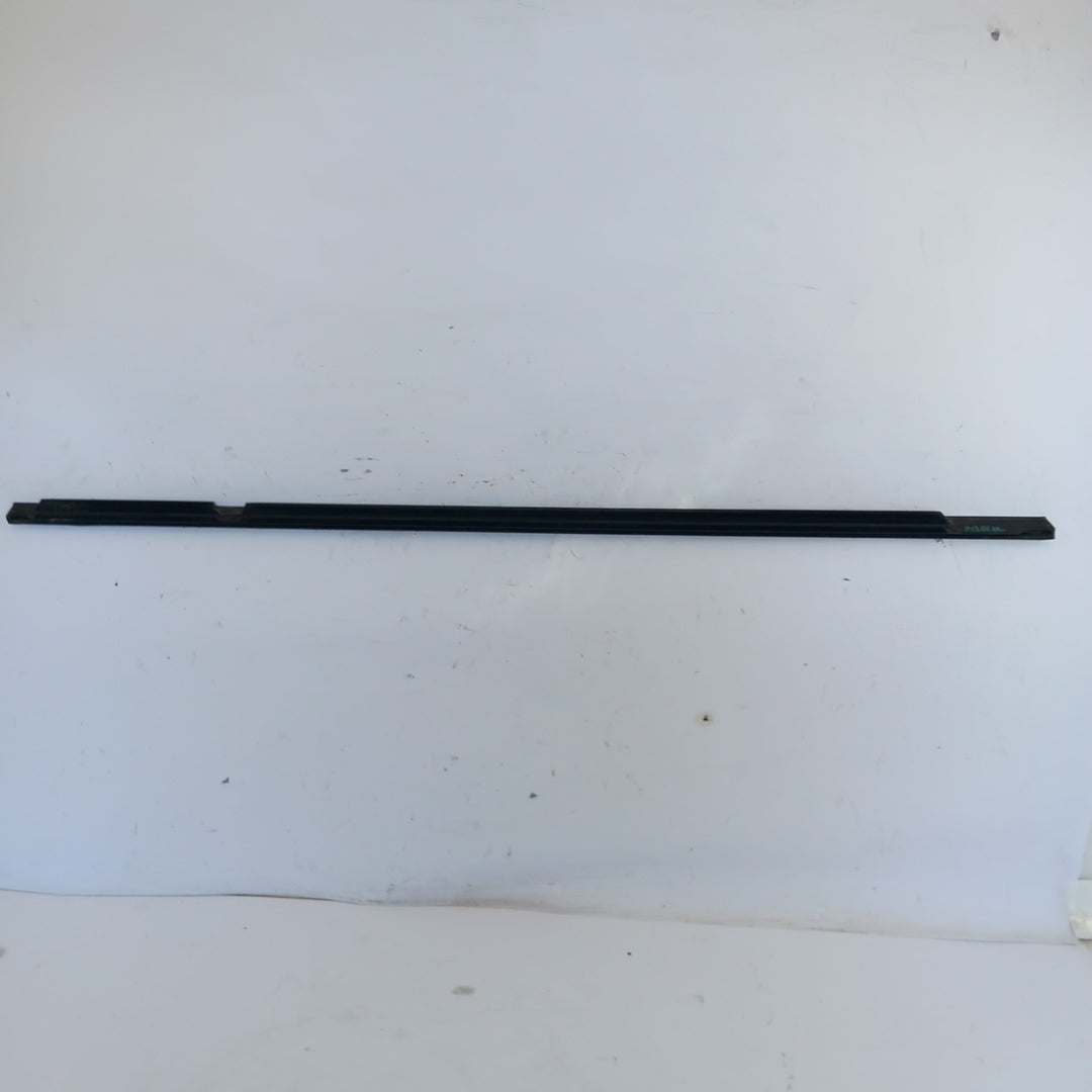 Лайстна стъкло на врата задна лява външна Opel Zafira C Tourer