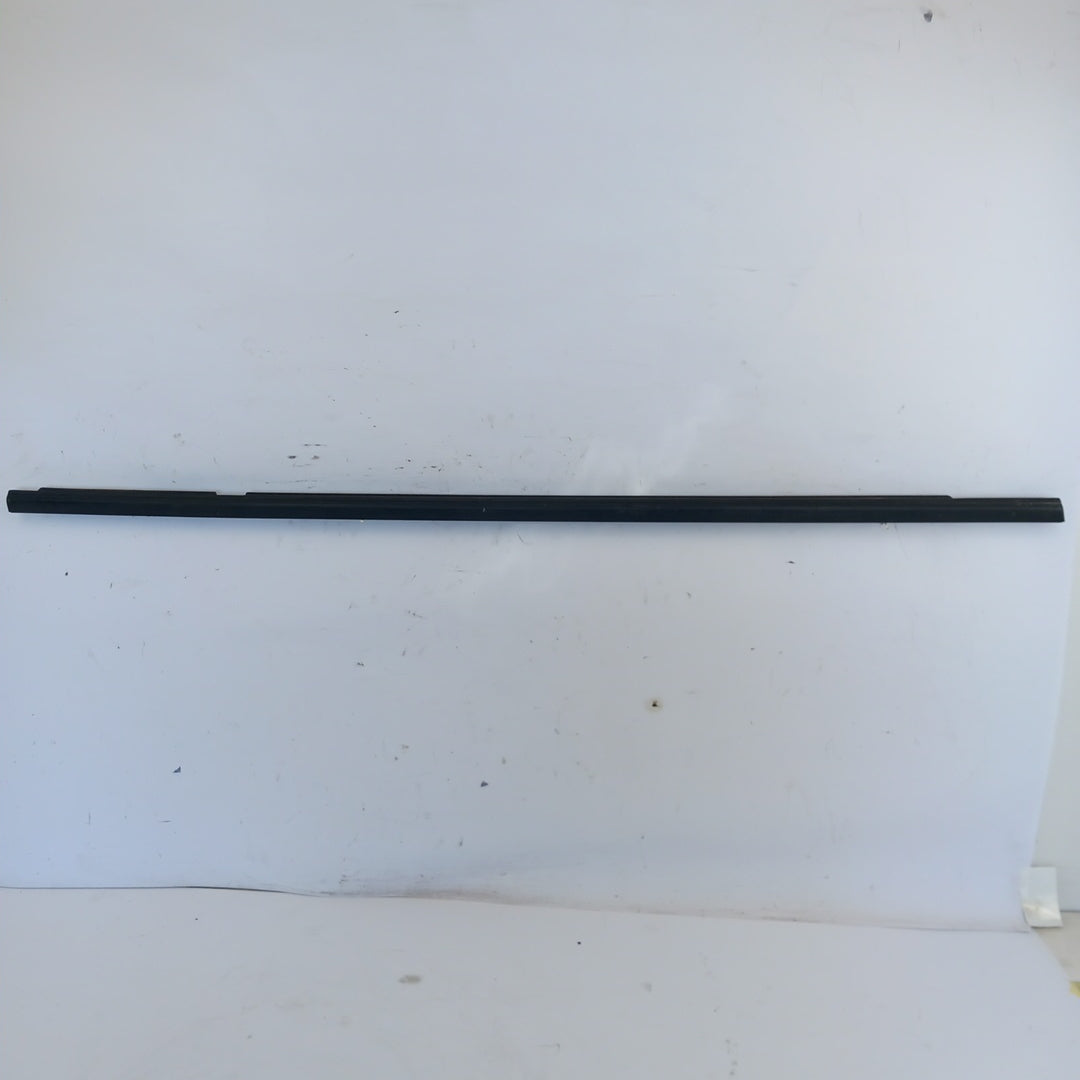 Лайстна стъкло на врата задна дясна външна Opel Zafira C Tourer