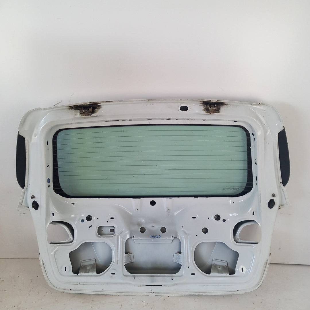 Капак багажник Z474 Бяло Opel Meriva B