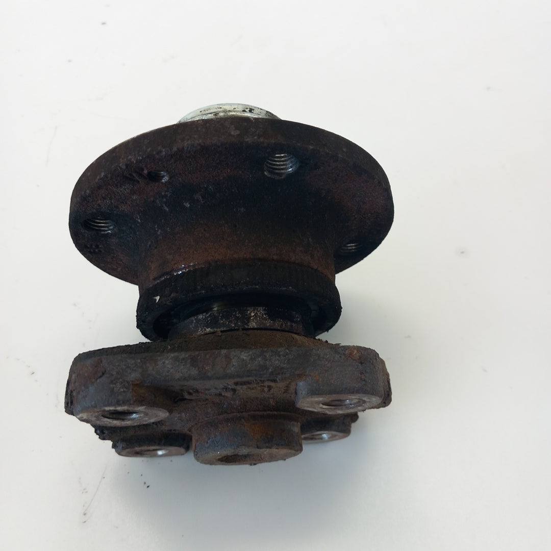 Главина задна лява Opel Corsa D 3-врати 1,4 A14XER