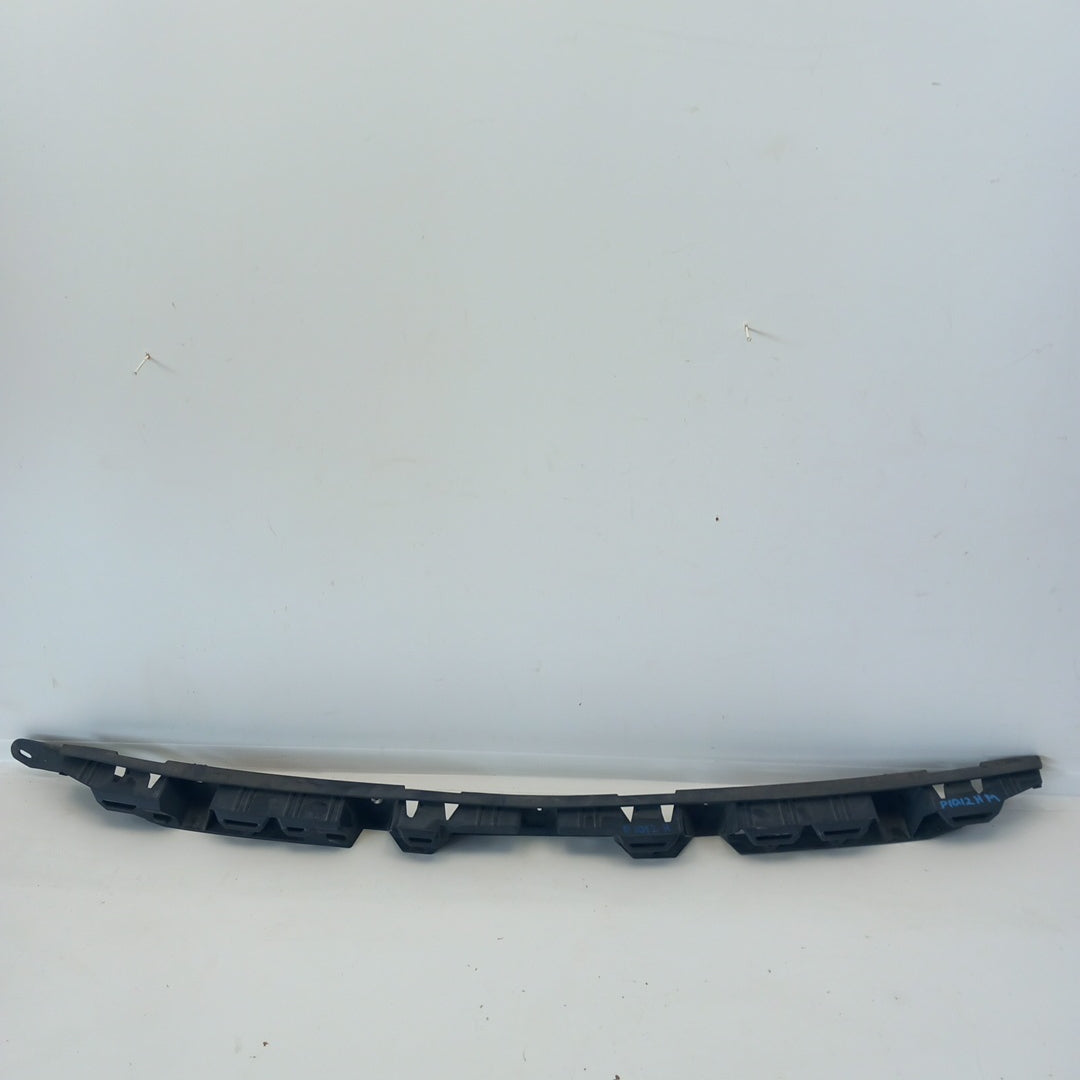 Водач задна броня централен Opel Astra J Sports Tourer