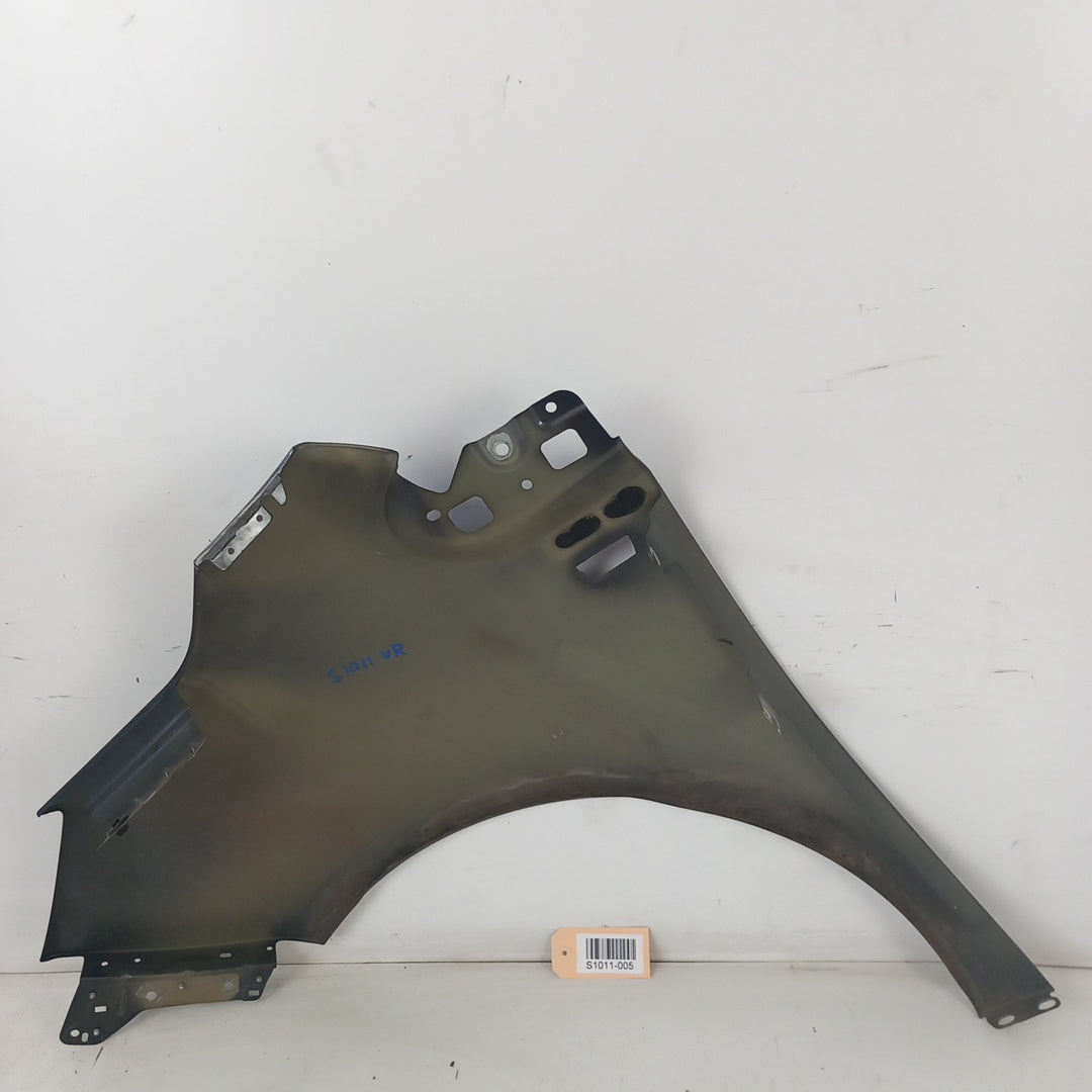 Калник преден десен Z177 Karbongrau Opel Meriva B