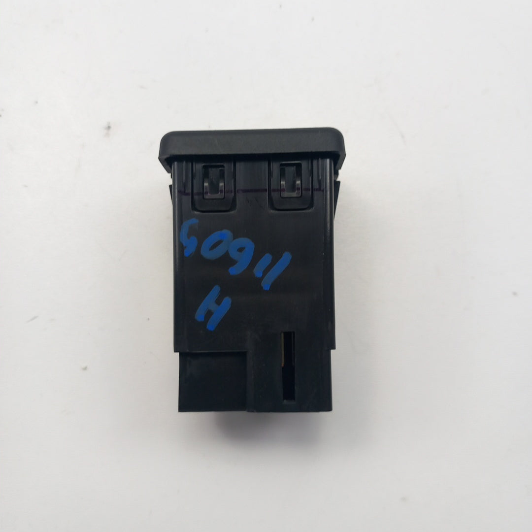 USB и AUX букса Opel Insignia A