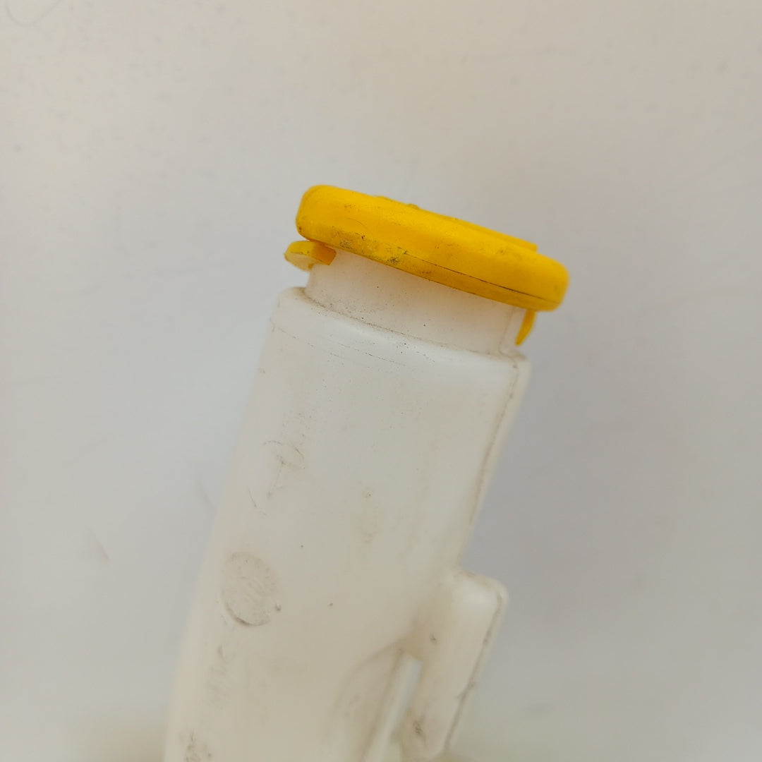 Казанче течност чистачки Opel Corsa D