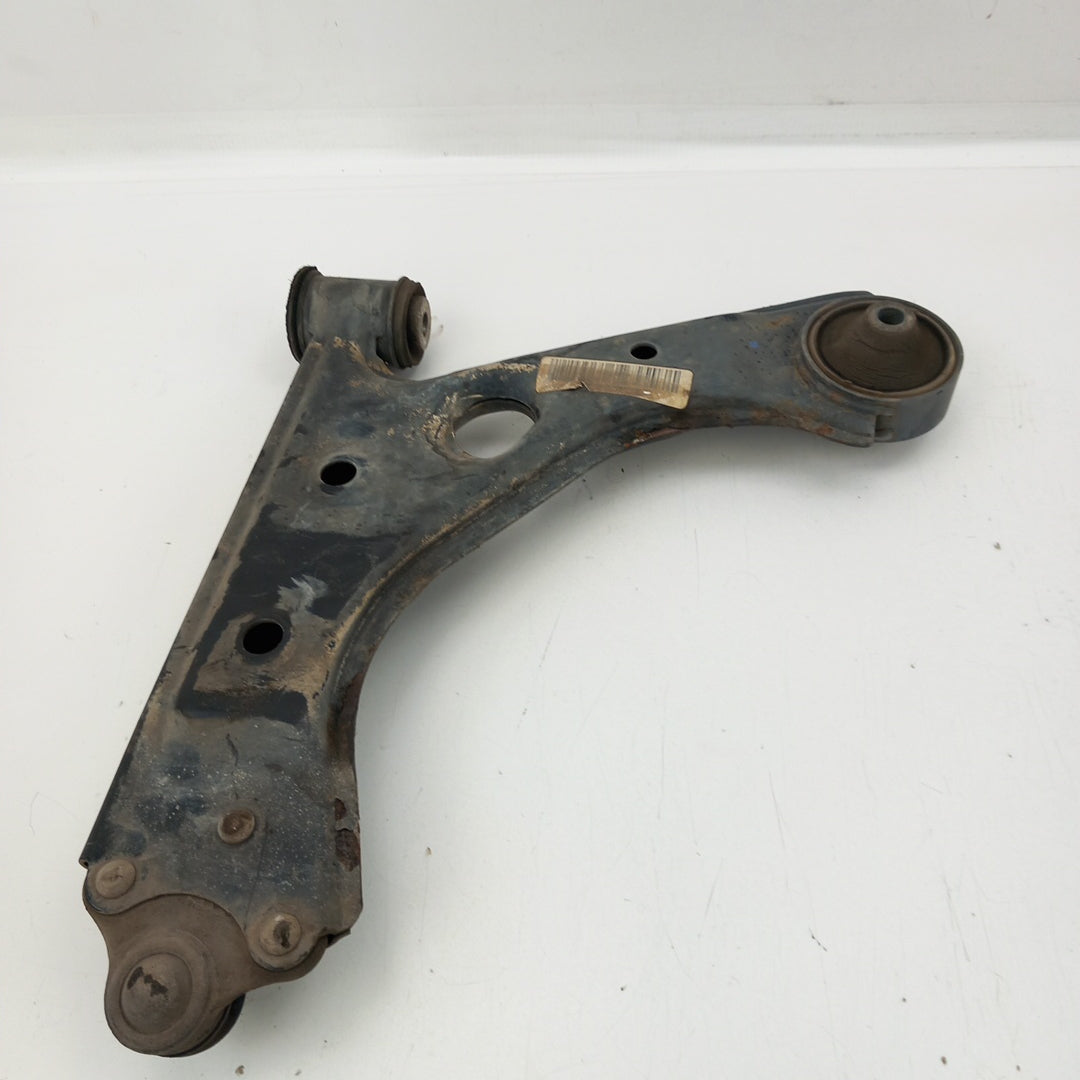 Носач преден десен Opel Corsa D