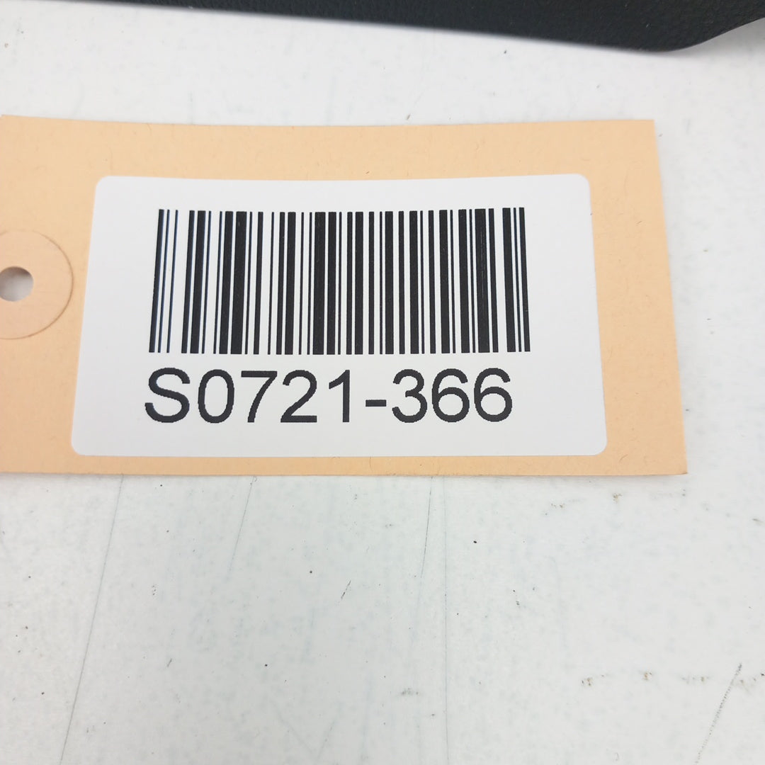 Пластмаса седалка предна лява външна Opel Corsa D