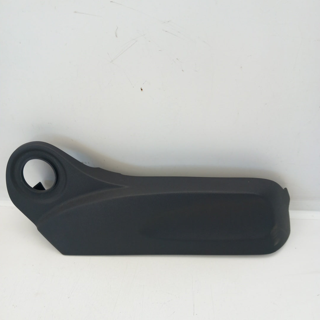 Пластмаса седалка предна дясна външна Opel Corsa D