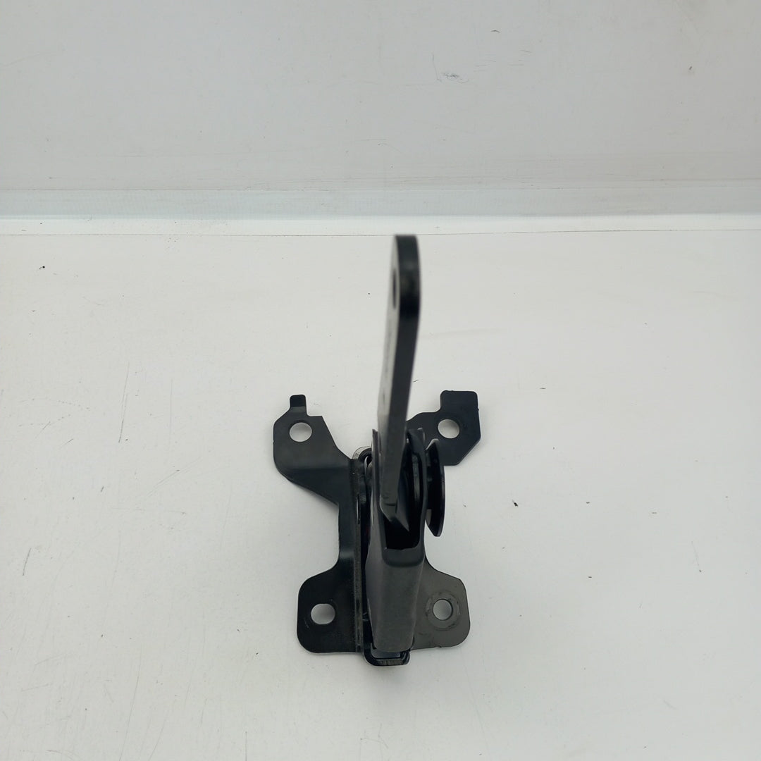 Конзола седалка задна средна Средна панта Opel Corsa D 5-Türer