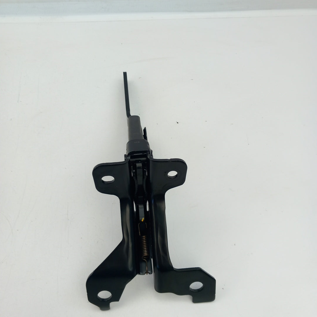 Конзола седалка задна средна Средна панта Opel Corsa D 5-Türer