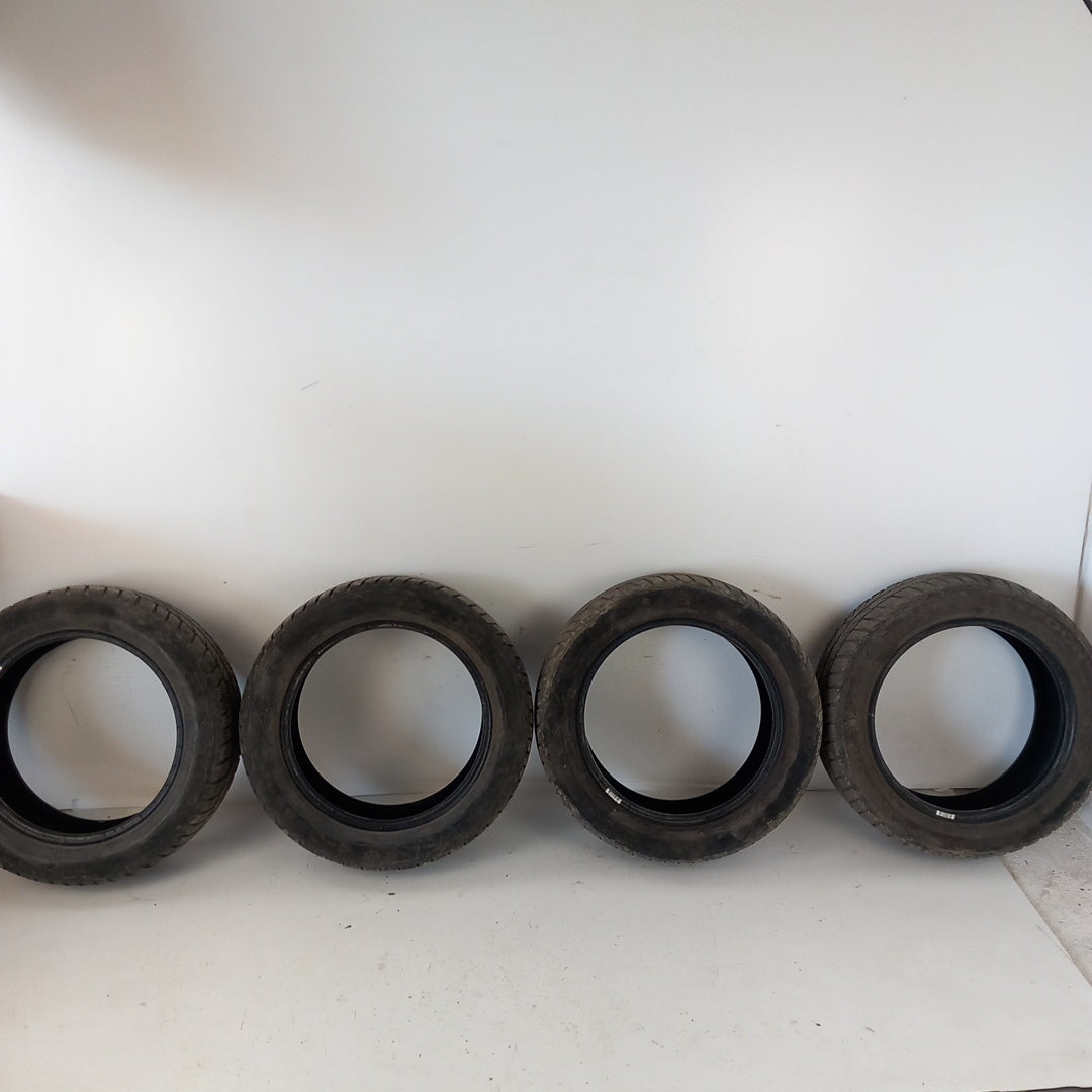 Комплект 16 " цола 4 бр. всесезонни гуми 195/55R16 87 V M+S 4Season Tyfoon