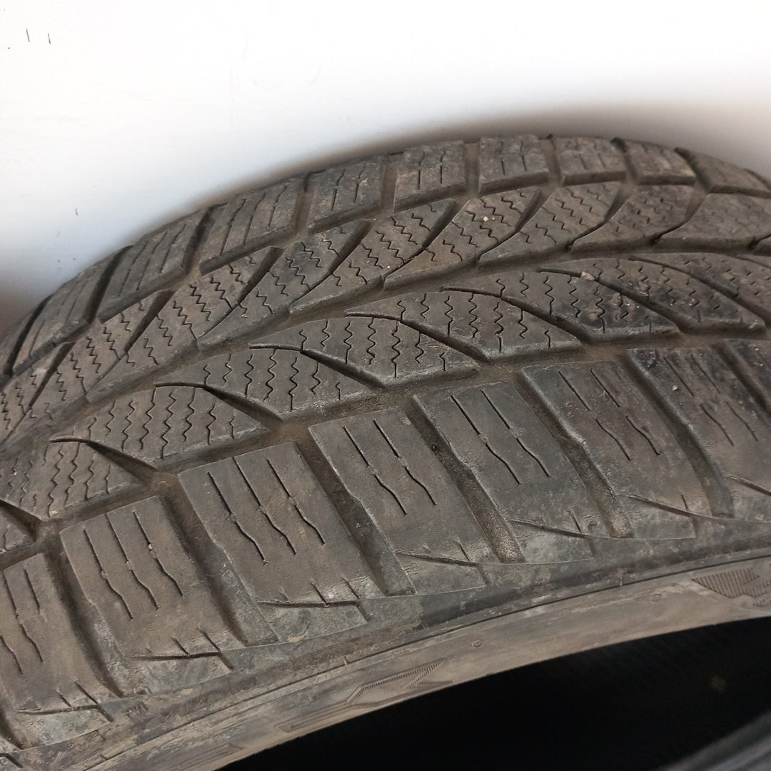 Комплект 16 " цола 4 бр. всесезонни гуми 195/55R16 87 V M+S 4Season Tyfoon
